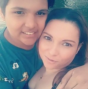 Meet your Posher, Claudia